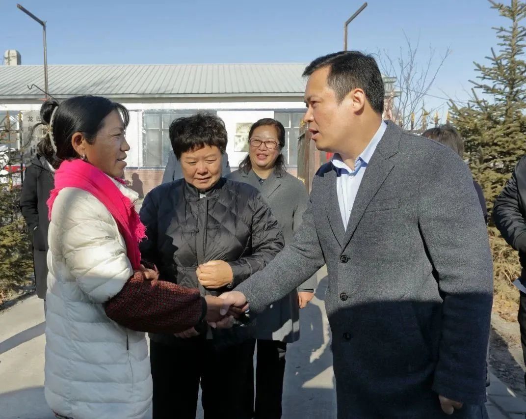 哈尔滨市律师协会深入巴彦县1.jpg